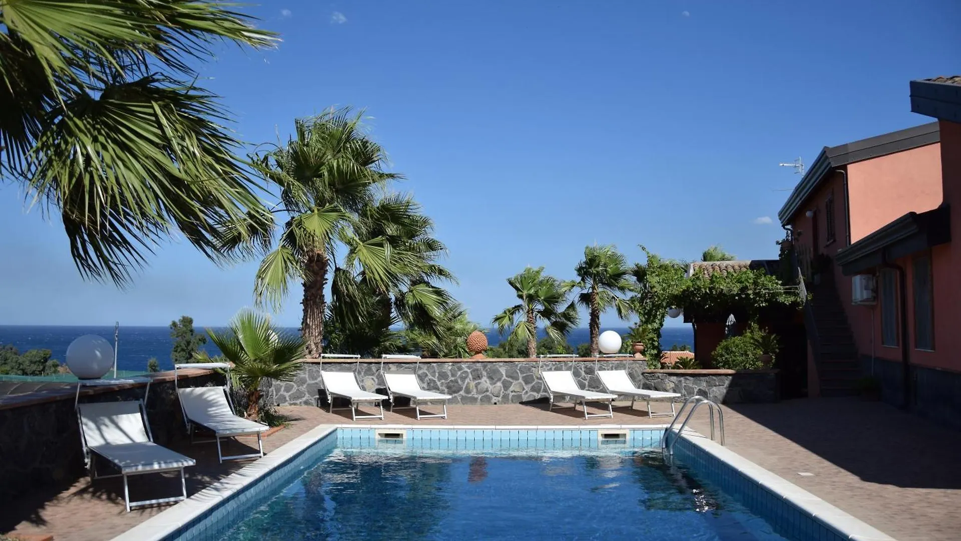 Holiday home Incantevole Appartamento Sul Mare Acireale Italy